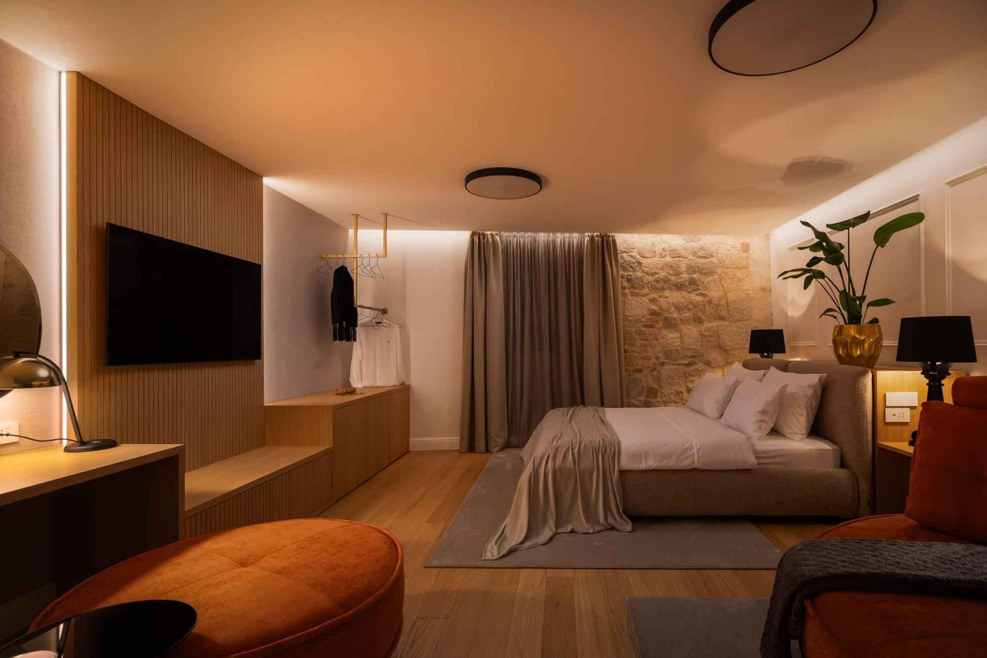 Golden Gate Luxury Rooms - Unique Unesco Location สปลิท ภายนอก รูปภาพ
